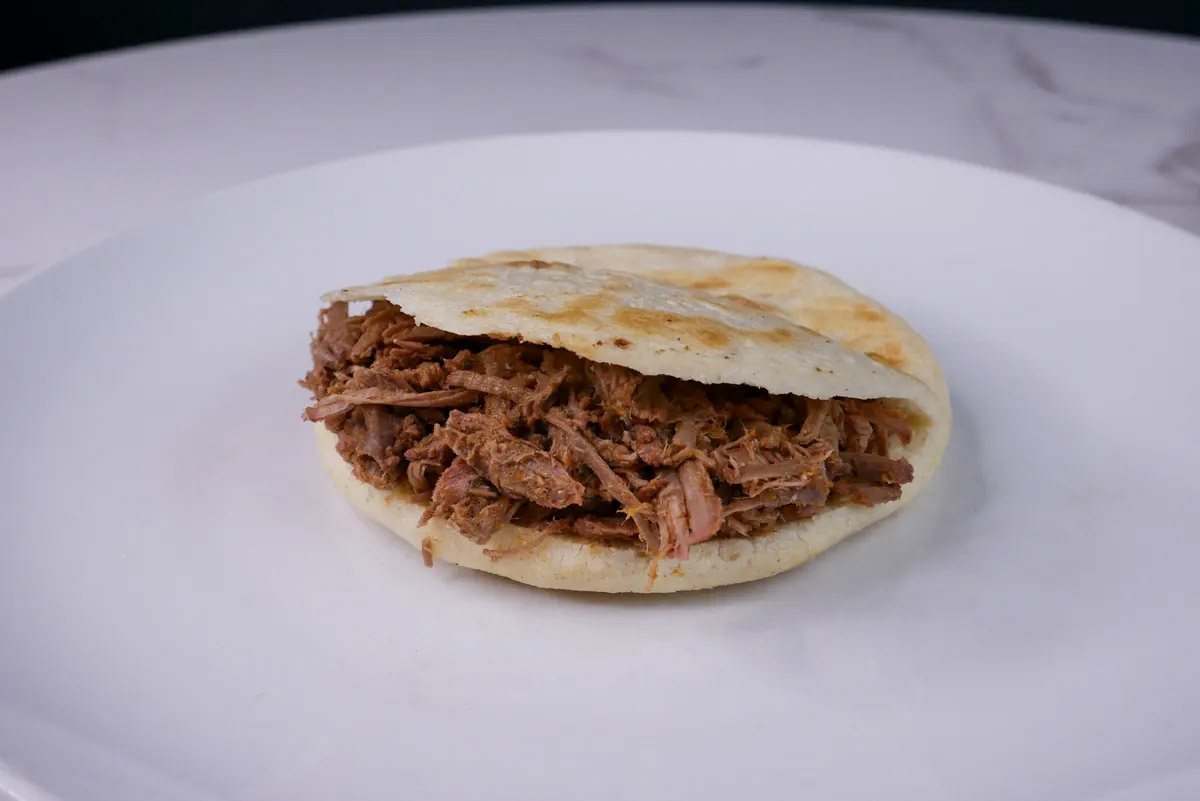 Arepa Carne Mechada
